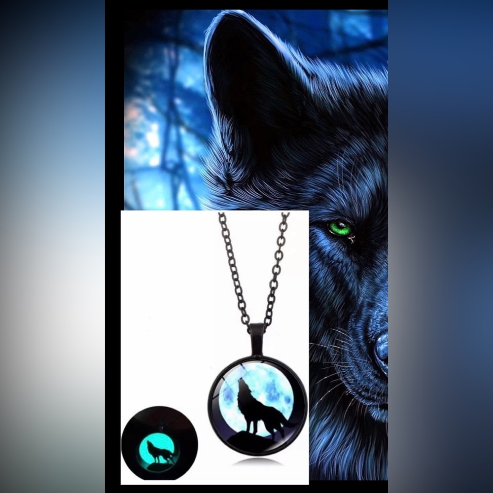 $4~LUMINOUS WOLF AND MOON NECKLACE~ NEW~$4 WHEN BUNDLED WITH 3 OR MORE ITEMS